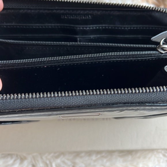 Burberry Wallet - Picture 7 of 8